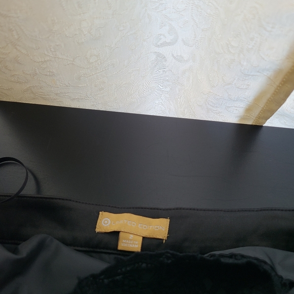 LIMITED EDITION...BEAUTIFUL DRESS - Picture 5 of 7